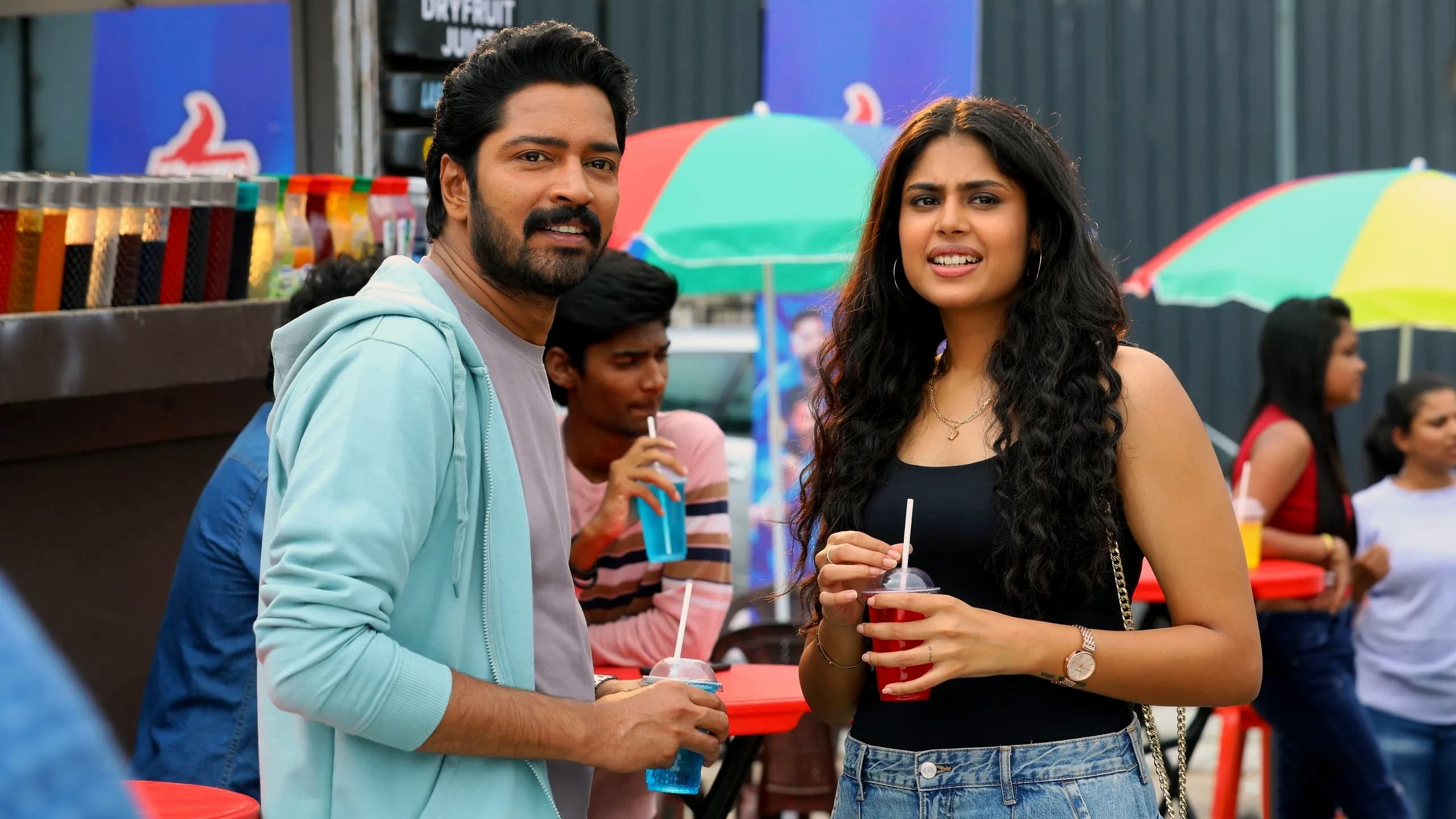 Aa Okkati Adakku Backdrop